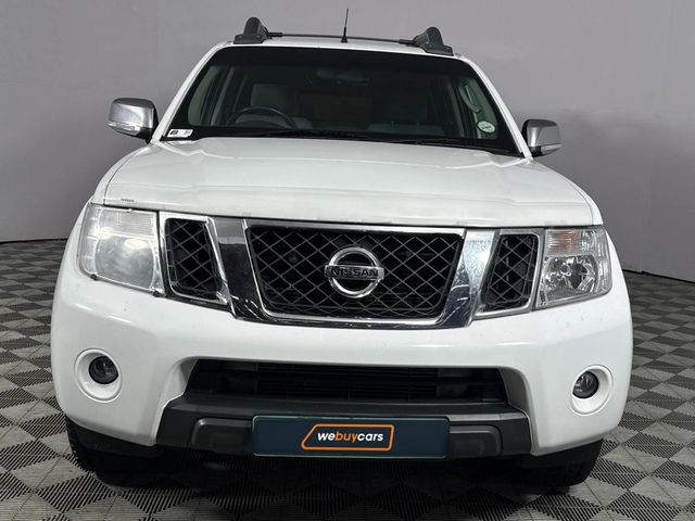 2015 Nissan Navara 3.0 dCi LE Auto 4x4 Double-Cab, photo 2