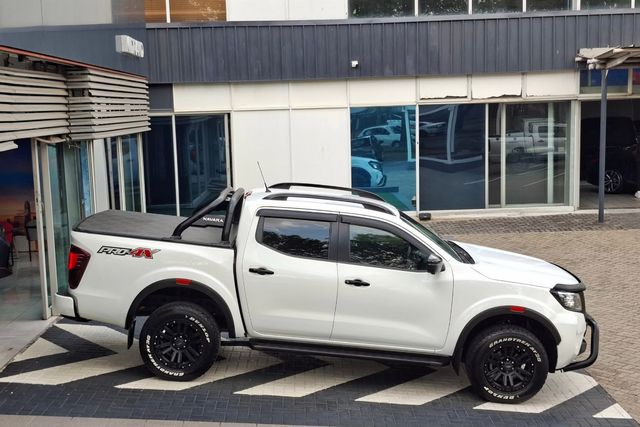 2025 Nissan Navara 2.5 DDTi PRO-4X 4X4 Auto Double-Cab, photo 2