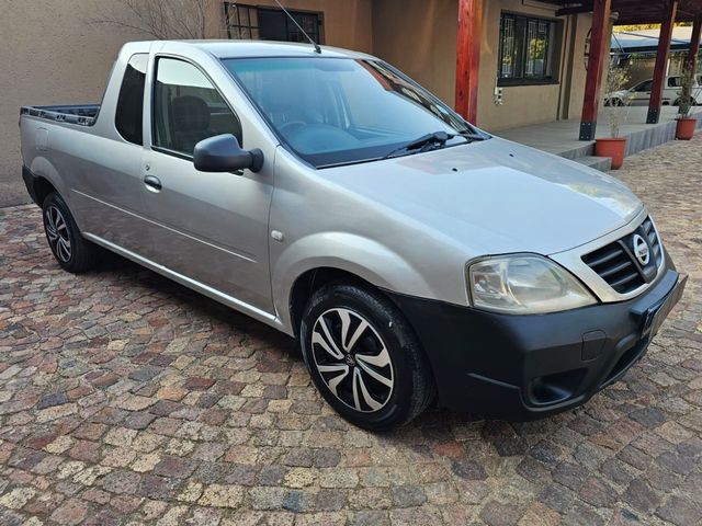 2010 Nissan NP200 1.6 S, photo 3