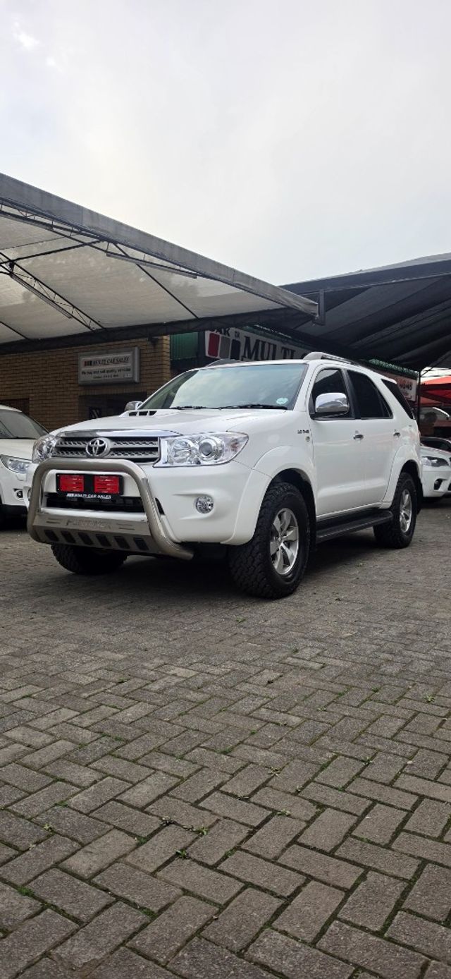 2011 Toyota Fortuner 3.0 D-4D Raised Body