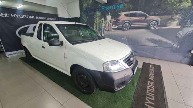 2019 Nissan NP200 1.6 A/C Safety Pack