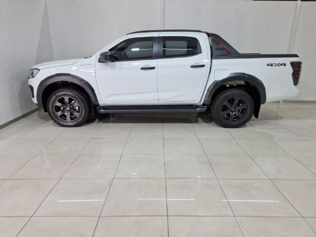 2026 Isuzu D-Max 3.0 DDI V-Cross 4x4 Auto Double-Cab, photo 2