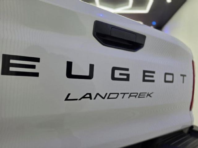 2026 Peugeot Landtrek 1.9D Professional Double Cab, photo 2