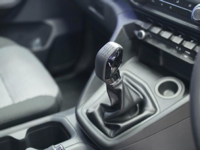 2026 Peugeot Landtrek 1.9D Professional Double Cab, photo 5