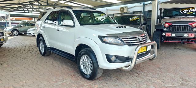2012 Toyota Fortuner 3.0 D-4D Raised Body, photo 3