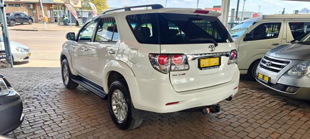 2012 Toyota Fortuner 3.0 D-4D Raised Body, photo 4