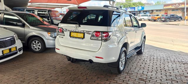 2012 Toyota Fortuner 3.0 D-4D Raised Body, photo 5