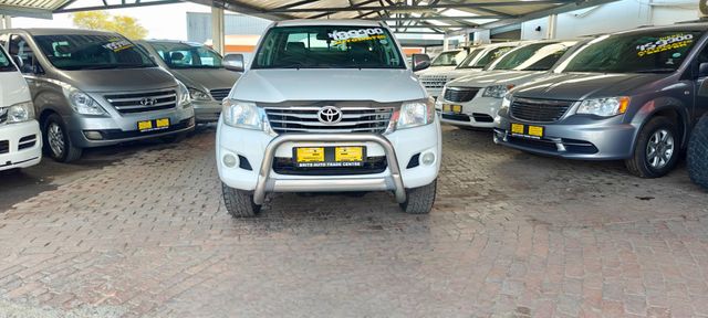 2012 Toyota Hilux 4.0 V6 Raider Raised Body Auto Double-Cab, photo 2
