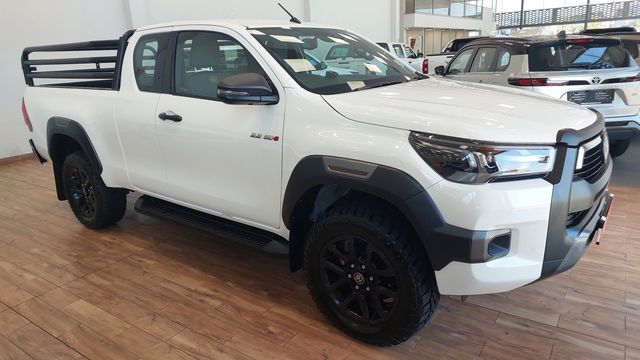 2025 Toyota Hilux 2.8 GD-6 Raised Body Legend 4x4 Auto Extended Cab, photo 2