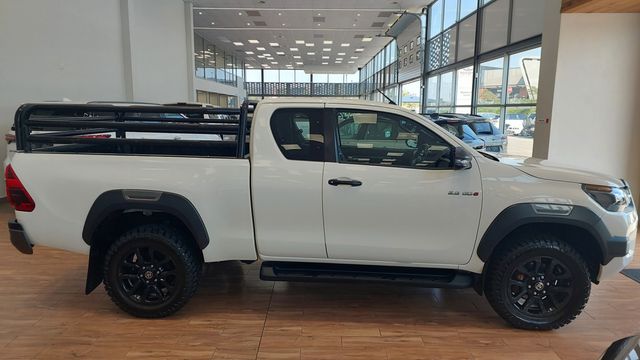 2025 Toyota Hilux 2.8 GD-6 Raised Body Legend 4x4 Auto Extended Cab, photo 4