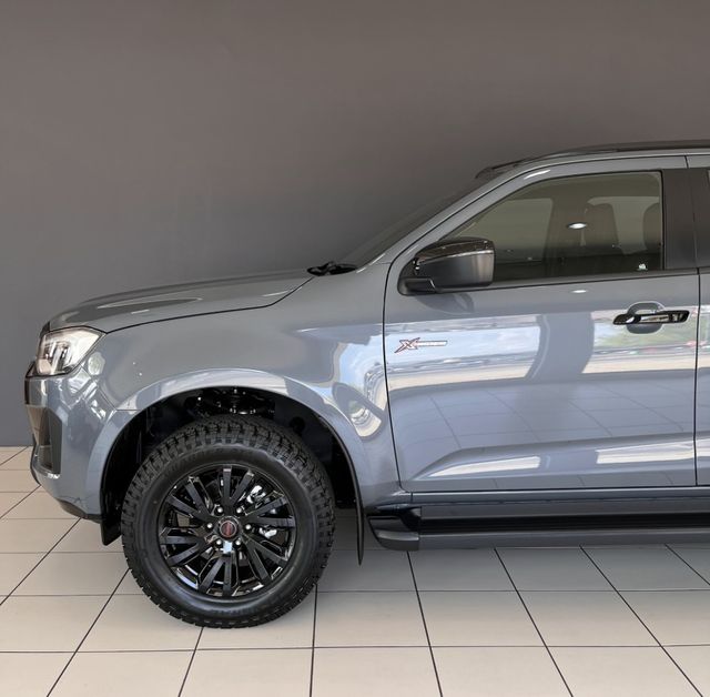 2026 Isuzu D-Max Islay Grey, photo 3
