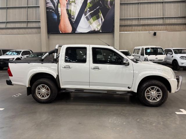 2010 Isuzu KB 300D-Teq Double-Cab LX, photo 2