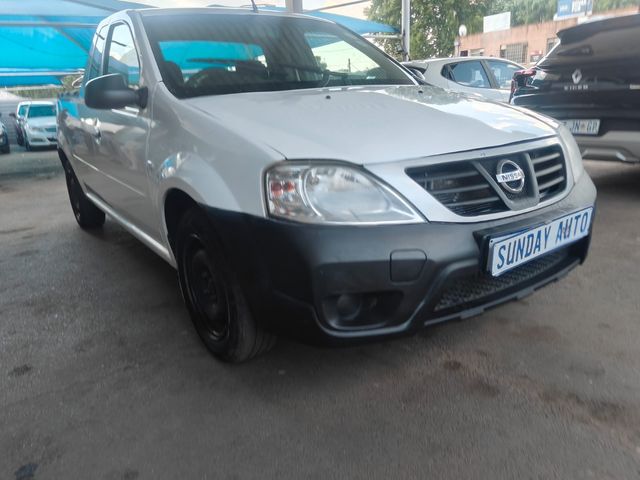 2019 Nissan NP200 1.6 A/C Safety Pack, photo 2