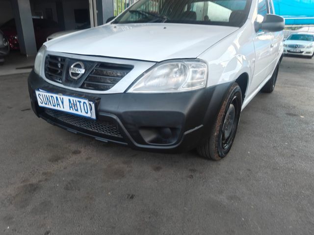 2019 Nissan NP200 1.6 A/C Safety Pack, photo 3