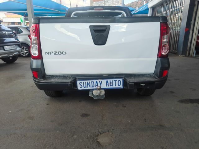 2019 Nissan NP200 1.6 A/C Safety Pack, photo 4