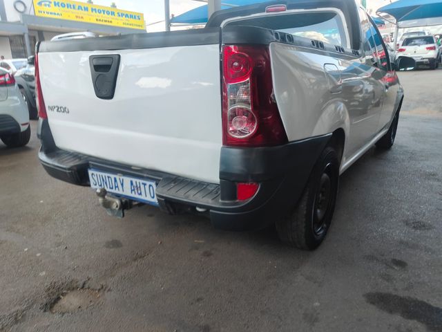 2019 Nissan NP200 1.6 A/C Safety Pack, photo 5