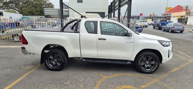 2021 Toyota Hilux 2.4 GD-6 Raised Body Raider Extended Cab, photo 4