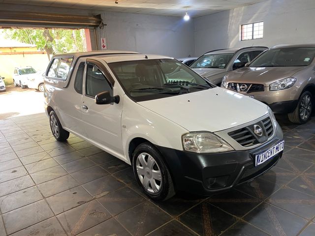 2020 Nissan NP200 1.6 A/C Safety Pack