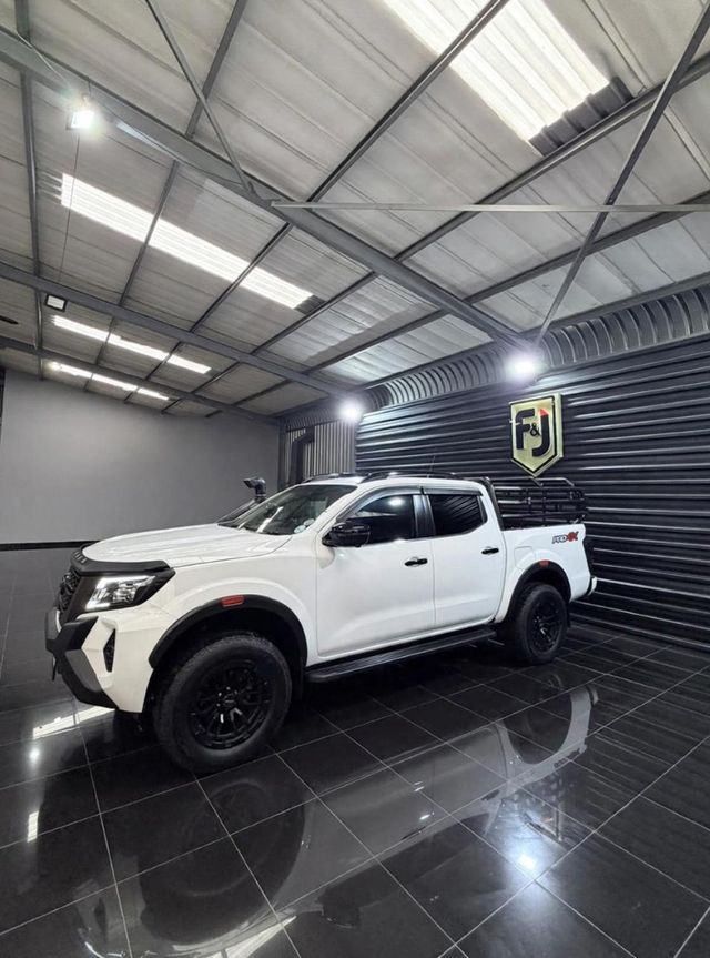 2022 Nissan Navara 2.5 DDTi PRO-4X 4X4 Auto Double-Cab, photo 2