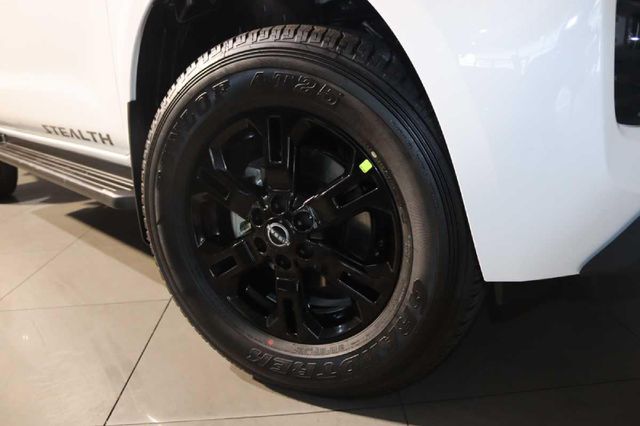 2026 Nissan Navara 2.5DDTi Stealth Auto, photo 2