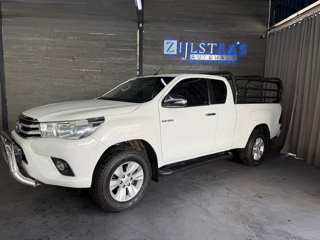 2016 Toyota Hilux 2.8 GD-6 Raised Body Raider Extended Cab, photo 3