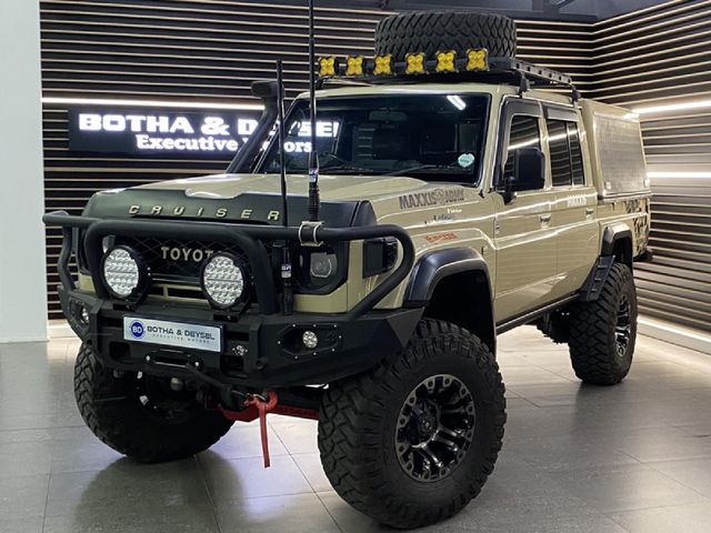 2017 Toyota Land Cruiser 79 4.5 D Double-Cab
