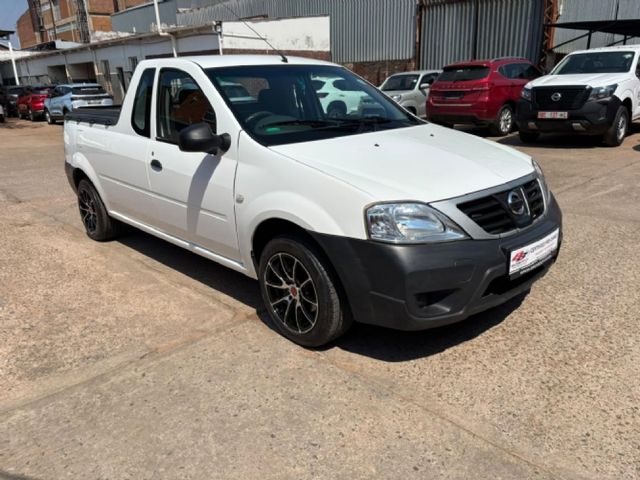 2021 Nissan NP200 1.6 A/C Safety Pack