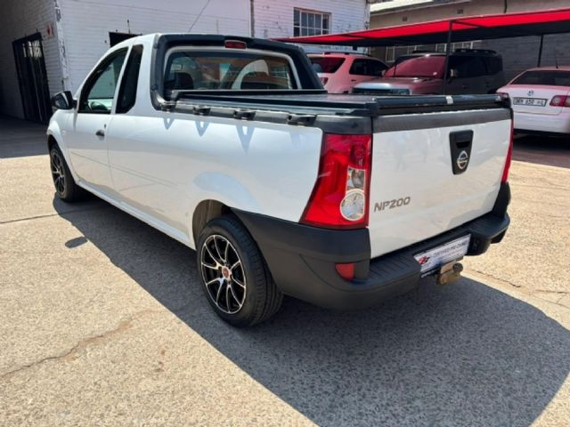 2021 Nissan NP200 1.6 A/C Safety Pack, photo 5