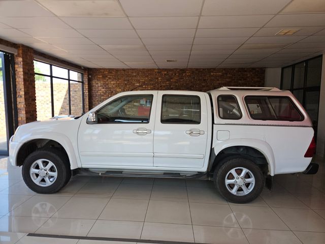 2009 Isuzu KB 300D-Teq Double-Cab LX, photo 4