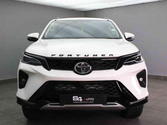 2025 Toyota Fortuner 2.4 GD-6 R/B Auto, photo 3