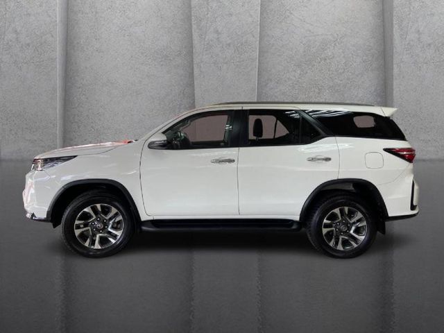 2025 Toyota Fortuner 2.4 GD-6 R/B Auto, photo 4