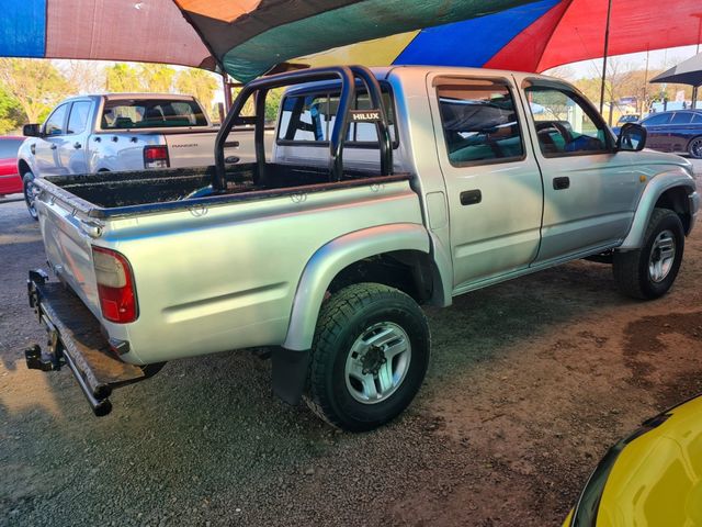 2002 Toyota Hilux, photo 2