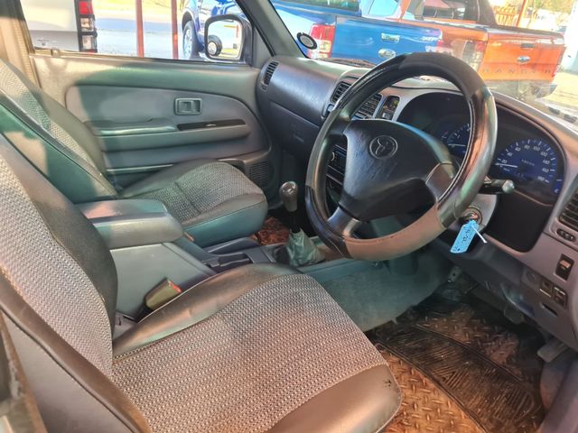 2002 Toyota Hilux, photo 5