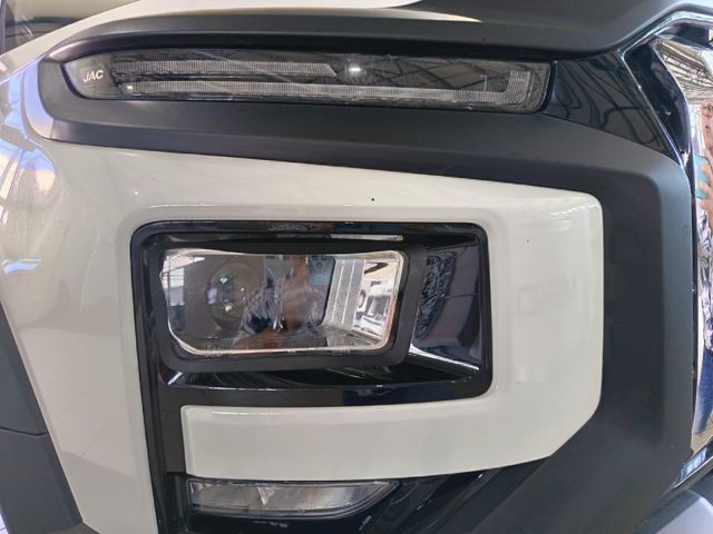 2026 JAC T9 2.0 CTI Lux 4x4 Auto Double-Cab, photo 3