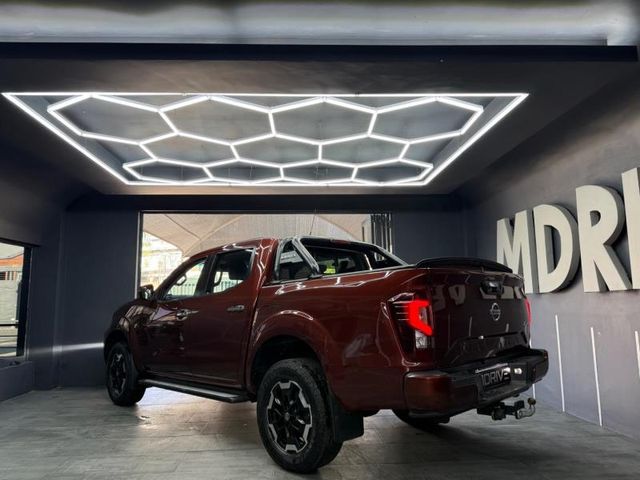 2022 Nissan Navara 2.5 DDTi LE Plus Auto Double-Cab, photo 3