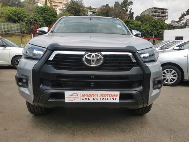 2022 Toyota Hilux 2.8 GD-6 Raider 4x4 Auto Double-Cab, photo 3