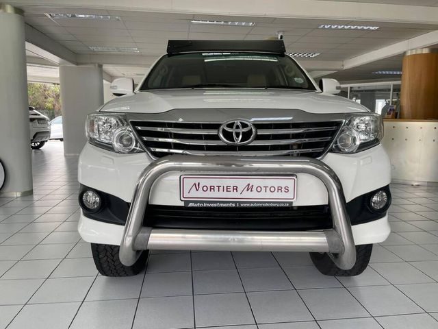 2011 Toyota Fortuner 4.0 V6 Heritage Auto 4x4, photo 2