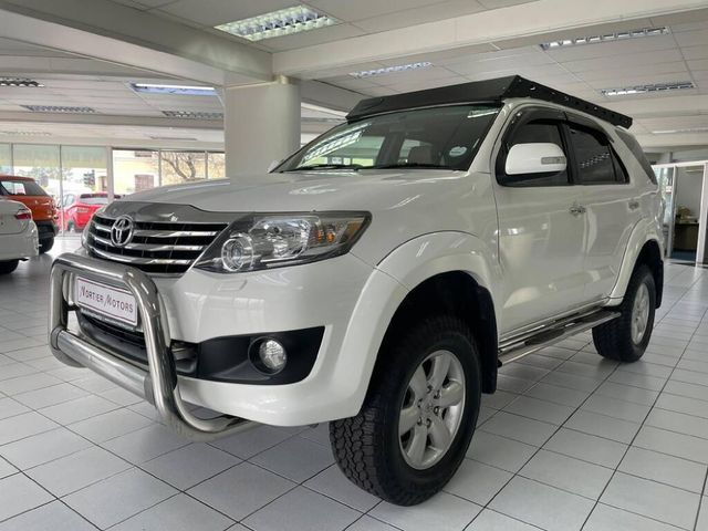2011 Toyota Fortuner 4.0 V6 Heritage Auto 4x4, photo 3