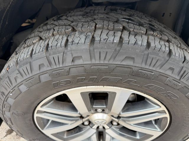 2018 Toyota Hilux DAKAR @ R449 000 or R6900 PM T and C's apply, photo 2