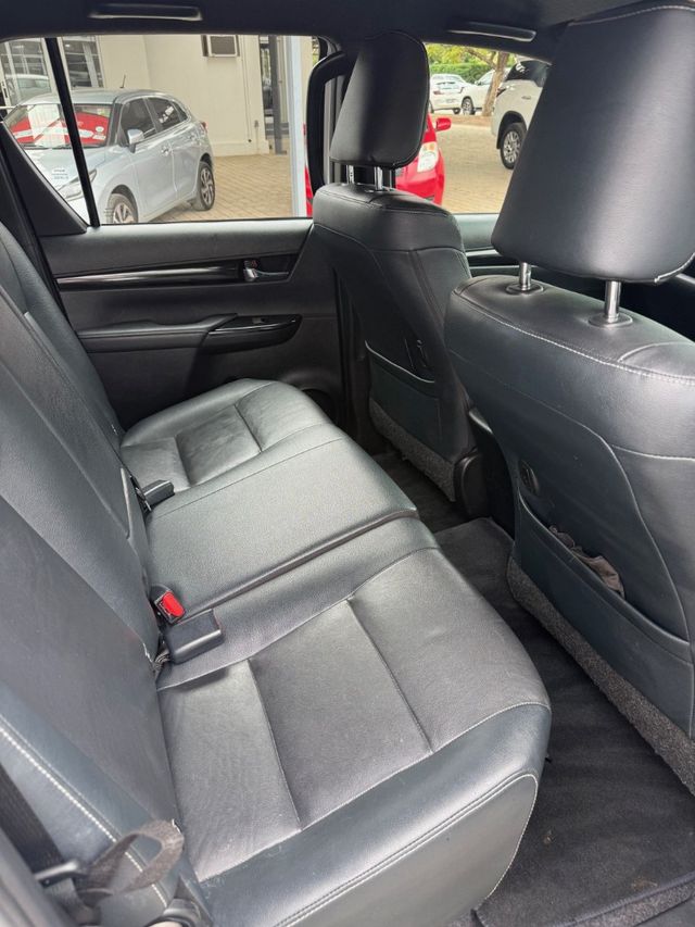 2018 Toyota Hilux DAKAR @ R449 000 or R6900 PM T and C's apply, photo 5