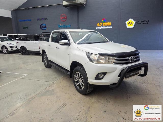 2016 Toyota Hilux 4.0 V6 Raider 4x4 Double-Cab Auto, photo 2