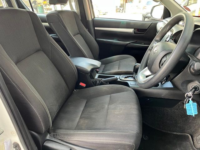 2024 Toyota Hilux 2.4 GD-6 Raider 4x4 Auto Double-Cab, photo 5