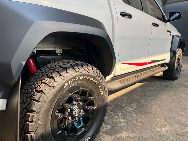 2025 Toyota Hilux 2.8GD-6 GR-Sport Double-Cab 4x4, photo 4