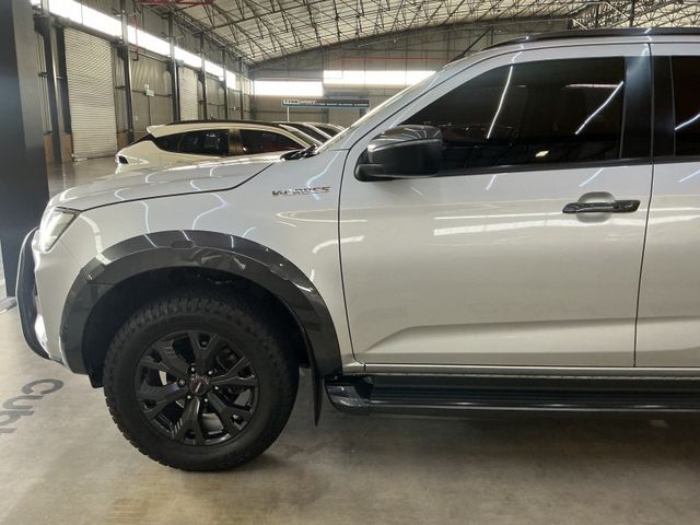 2023 Isuzu D-Max 3.0 DDI V-Cross HR Auto Double-Cab, photo 5