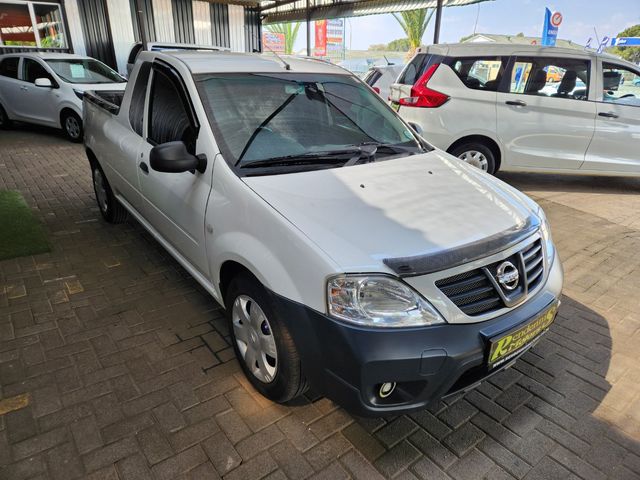 2020 Nissan NP200 1.6 A/C Safety Pack