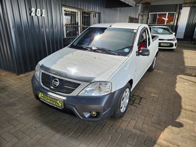 2020 Nissan NP200 1.6 A/C Safety Pack, photo 3