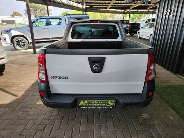 2020 Nissan NP200 1.6 A/C Safety Pack, photo 5