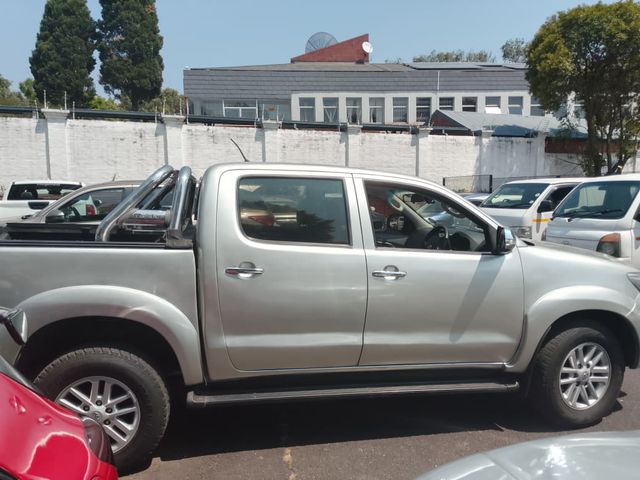 2014 Toyota Hilux 2.7 VVTi Raider Raised Body Double-Cab, photo 3