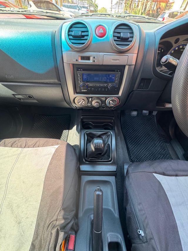 2011 Isuzu KB 300D-Teq Double-Cab LX, photo 5