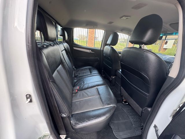 2017 Isuzu KB 300 D-Teq LX Auto 4x4 Double-Cab, photo 5